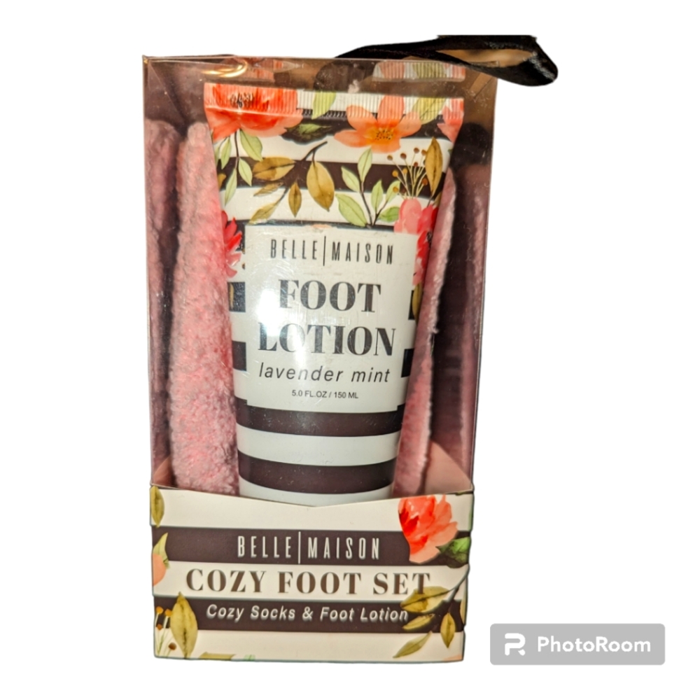 Foot lotion and socks set
